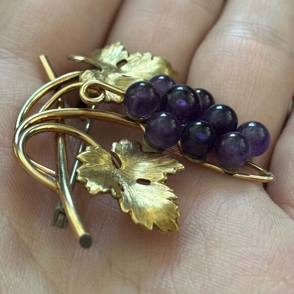 Vintage KREMENTZ 60s Amethyst Grape Brooch Pin - Picture 2 of 6